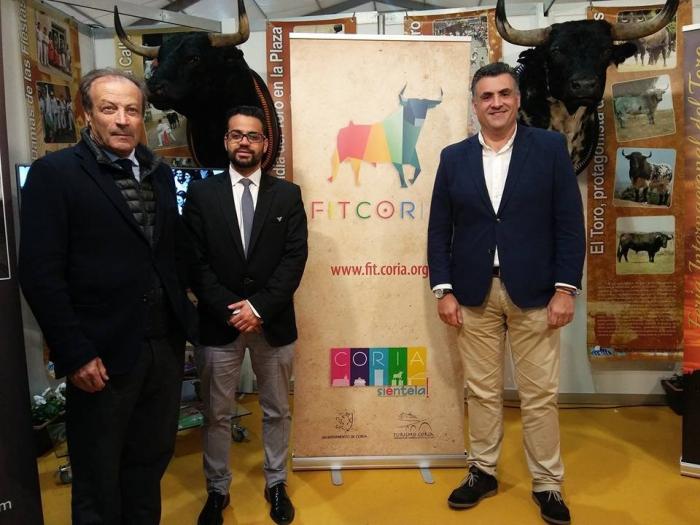 Coria presenta en Olivenza la Feria Internacional del Toro de 2018 y los festejos de San Juan