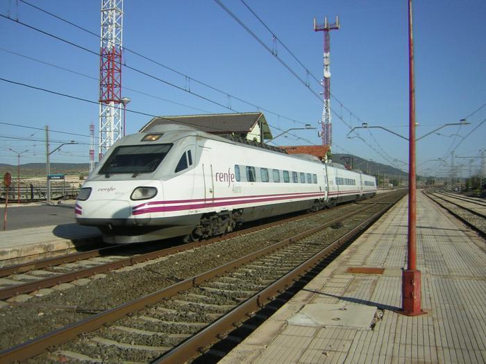 Adif asegura 610 millones de euros en infraestructuras ferroviarias para el tramo Plasencia-Badajoz