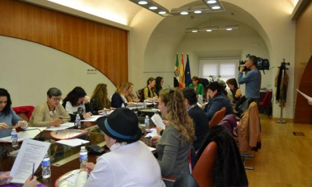 El Consejo Extremeño de Participación de las Mujeres estudia mejorar las políticas públicas de igualdad