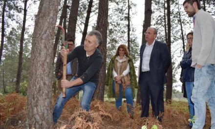 Monago lamenta en Sierra de Gata “la falta de inversiones” en la actividad forestal por parte de la Junta
