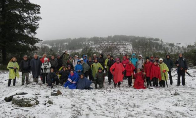 Cerca de 50 personas disfrutan de la nieve en la ruta organizada por el área de Deportes de Coria