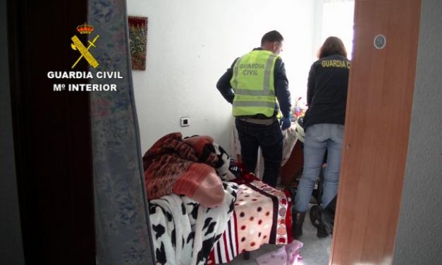 Detienen a seis personas como presuntos autores del robo de dinero y joyas en municipios de Cáceres