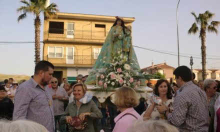 Los mayordomos de la Virgen de la Vega animan a los vecinos a participar de los actos en honor de la patrona