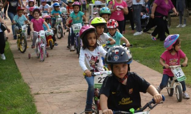Más de 50 niños de Moraleja participan en el «Peque-Bici» por el entorno del Parque Fluvial Feliciano Vegas