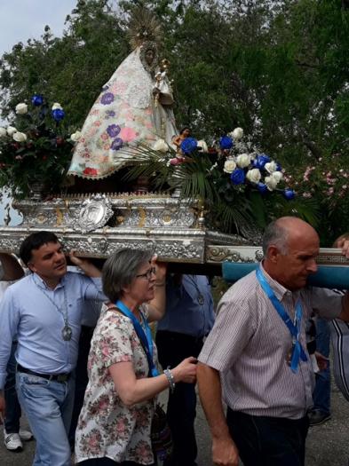 Los vecinos de Coria acompañan a la Virgen de Argeme en la celebración de la romería en su honor