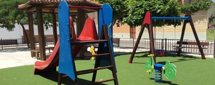 El Ayuntamiento de Moraleja pone fin a las obras del parque infantil situado en la calle Infanta Cristina