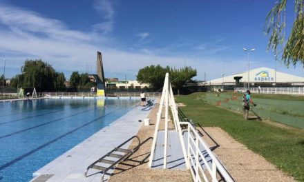 El consistorio placentino comienza la puesta a punto de la piscina de verano de la Ciudad Deportiva