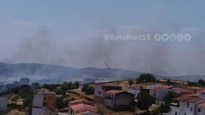 El municipio de Torrejoncillo registra este domingo tres incendios de pastos que ya están extinguidos