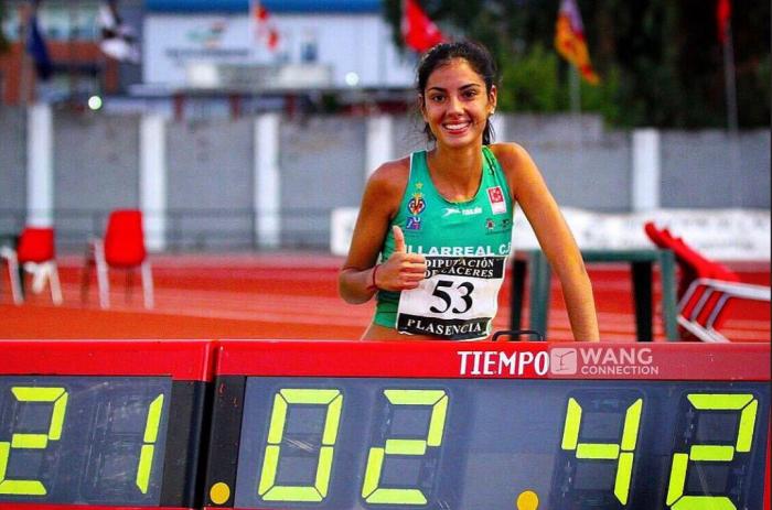 Lidia Sánchez-Puebla establece una nueva mejor marca española de 5.000 metros marcha en Plasencia