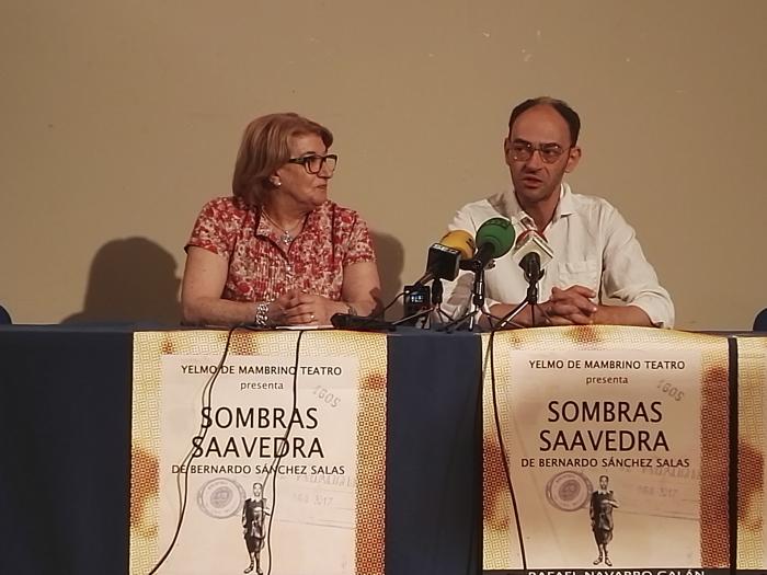 Rafael Navarro estrena en primicia la adaptación “Sombras Saavedra” en el teatro Alkázar de Plasencia