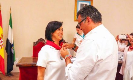 La edil del PP, María del Carmen Yerpes, es la nueva abanderada de las fiestas de San Juan 2018