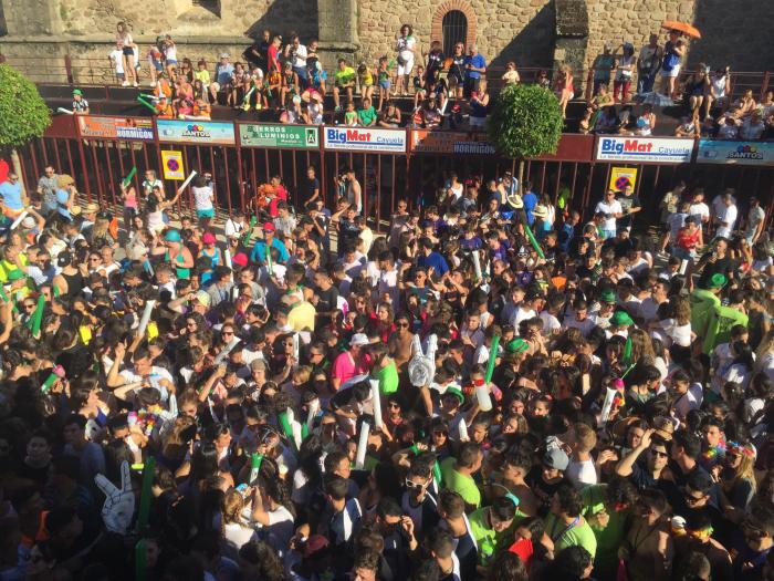 Moraleja da comienzo a San Buenaventura con cientos de personas bailando al son de la música de Chaparro