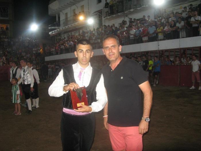 El casareño Víctor Senso gana el concurso de recortes celebrado este domingo en la plaza de toros de  Moraleja