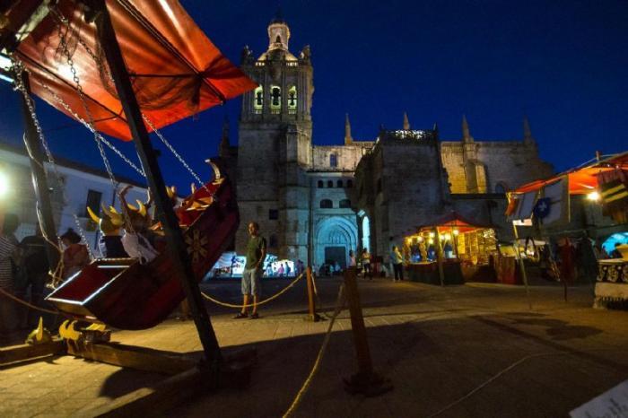El Ayuntamiento de Coria celebrará un año más el Mercado Artesanal de la Velas el próximo 9 de agosto