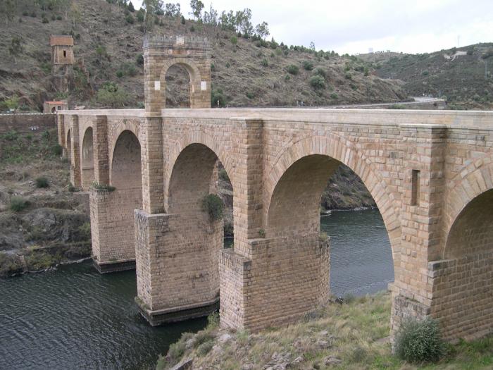 El PP de Extremadura denuncia que la Junta decida archivar el proyecto del nuevo puente de Alcántara