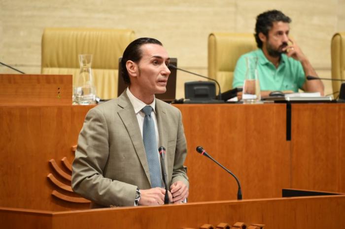 El Grupo Parlamentario Popular critica el «caos» que está experimentando la sanidad extremeña en verano