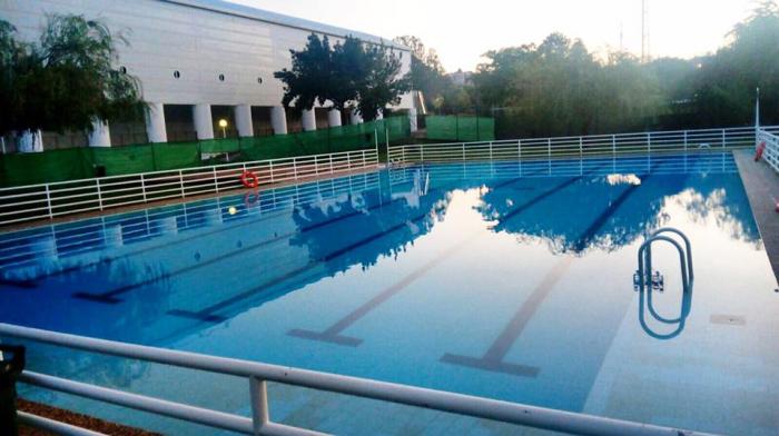 La piscina municipal de Plasencia abrirá este miércoles tras realizar varias labores de mantenimiento