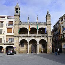 El Ayuntamiento de Plasencia pretende recaudar más de 866.000 euros con la subasta de inmuebles