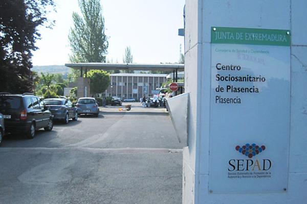 El PP pide a la Junta que integre en el SES a los profesionales del Centro Sociosanitario de Plasencia
