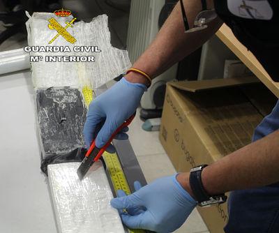 La Guardia Civil de Navalmoral detiene a tres personas que llevaban  cerca de 6.900 dosis de cocaína