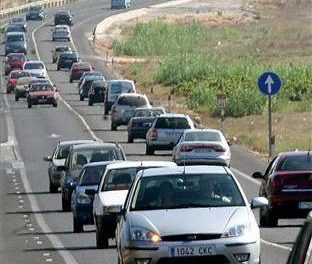 El 112 Extremadura gestiona 53 accidentes de tráfico durante la operación especial del Puente del Pilar