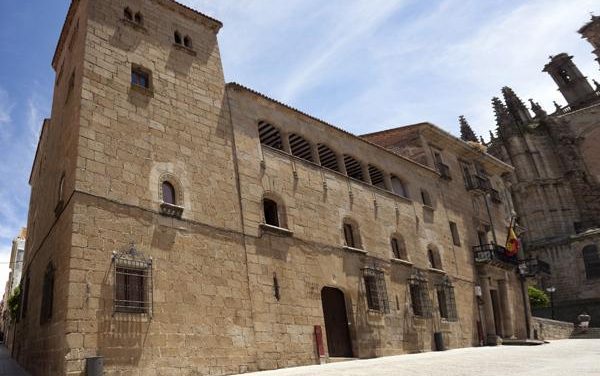 El obispo de Plasencia considera que la Junta tiene «prejuicios» con la Universidad Católica de Ávila