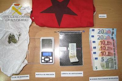 La Guardia Civil erradica un punto de venta de drogas en la comarca de Las Hurdes y detiene a un joven de 25 años