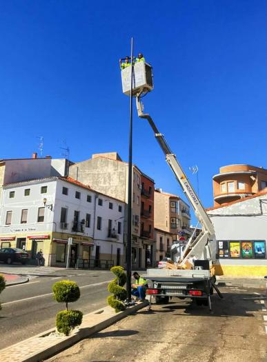 Coria instala nuevas farolas por valor de más de 35.800 euros para mejorar la eficiencia energética