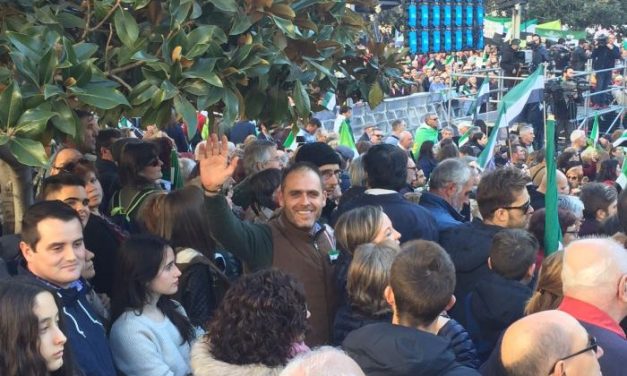 Miles de extremeños exigen en la Plaza de España de Madrid un tren digno “Ya” para Extremadura