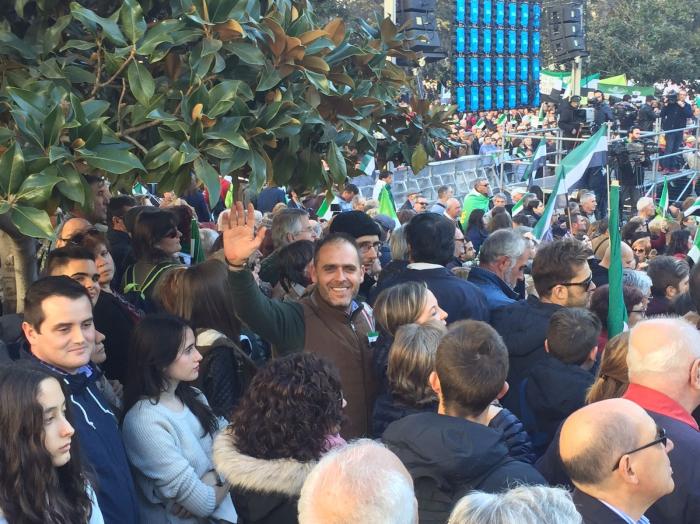 Miles de extremeños exigen en la Plaza de España de Madrid un tren digno “Ya” para Extremadura