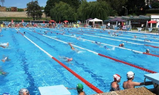 Plasencia pone en marcha un segundo grupo de gimnasia acuática debido al éxito obtenido