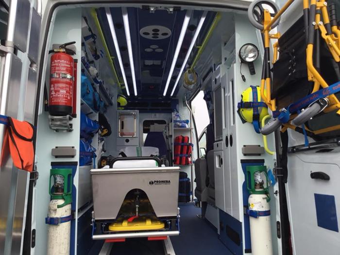 Herrero destaca que la nueva ambulancia de Soporte Vital Básico agilizará la atención a urgencias