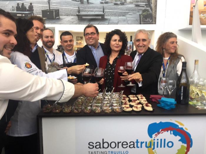 El Parador de Turismo de Trujillo pone sabor extremeño a la feria culinaria «Madrid Fusión»
