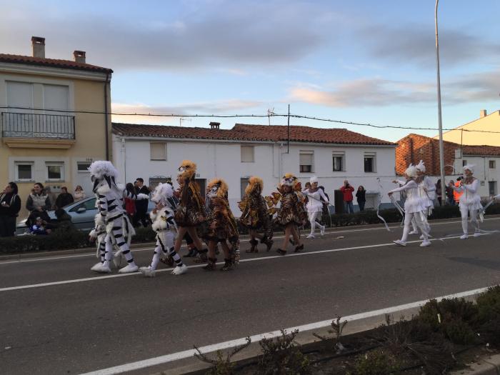 El grupo «Alboroke» gana el primer premio en el Gran Desfile de Carnaval de Moraleja