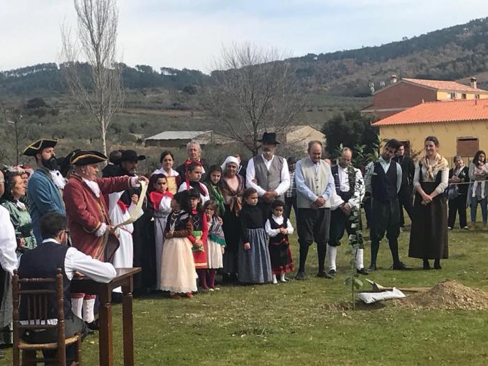 Villanueva de la Sierra celebra la Fiesta del Árbol trasladándose hasta el año 1805