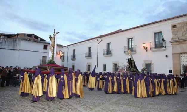 Coria celebrará en la tarde del Jueves Santo la procesión de la Cofradía de la Santa y Vera Cruz
