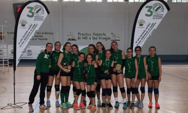 El equipo infantil femenino de Moraleja gana el Campeonato de Extremadura de Voleibol