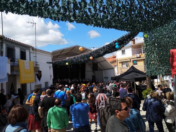La lluvia de este domingo obliga al Festivalino a trasladar a la Plaza Mayor las actuaciones musicales