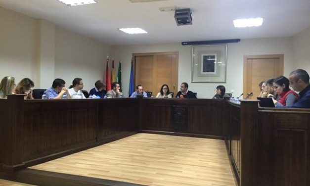 El Ayuntamiento de Moraleja cambia la periodicidad de los plenos para facilitar la presencia de un concejal