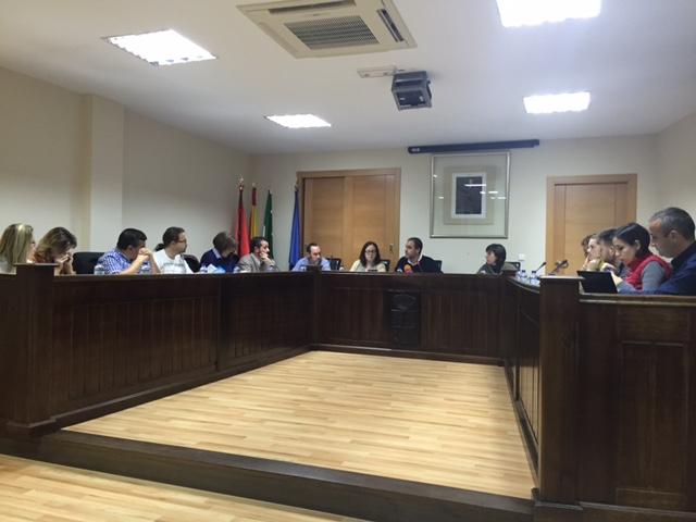El Ayuntamiento de Moraleja cambia la periodicidad de los plenos para facilitar la presencia de un concejal