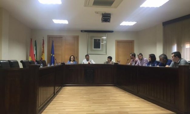 El Ayuntamiento de Moraleja celebra el pleno de mayo en ausencia de los concejales del Partido Popular