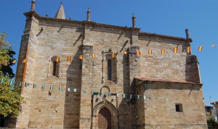 El DOE hace efectiva la declaración de la iglesia de Hoyos como Bien de Interés Cultural