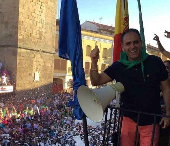El alcalde de Moraleja pide a sus vecinos que tiñan de verde las calles en estos días de fiesta