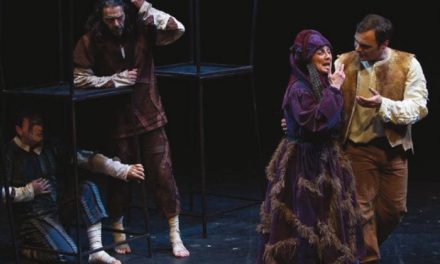 Moraleja organiza un viaje al Festival de Teatro de Alcántara para disfrutar de la obra «Otelo en la red»