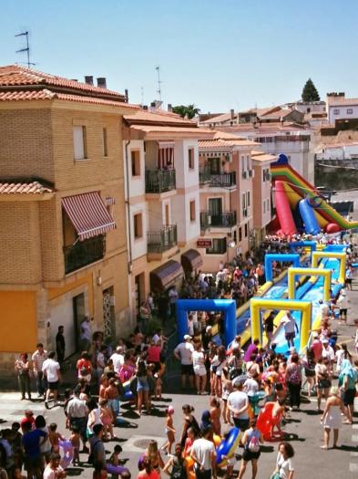 El barrio de Santiago de Coria comenzará este viernes sus fiestas con el pregón y el Mercado Nocturno