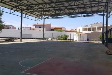 Finalizan las obras de la pista cubierta del Colegio Infantil Joaquín Ballesteros de Moraleja