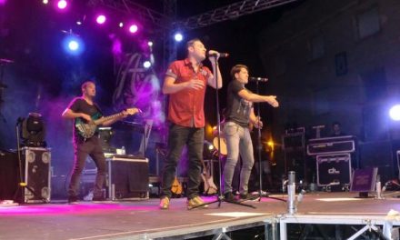 El dúo Andy & Lucas congregó a más de 5.000 personas en el concierto ofrecido en Cilleros