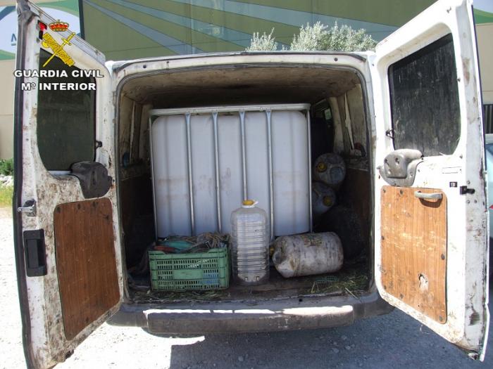 La Guardia Civil desarticula una banda organizada especializada en el robo de aceite de oliva en almazaras
