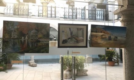 El pintor cauriense José Antonio Peña expone por primera vez sus obras en el Ayuntamiento de Coria