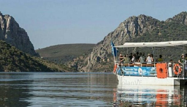 El “Barco del Tajo” estrena una nueva ruta que recorre el río Alagón desde Ceclavín y hasta los Canchos de Ramiro